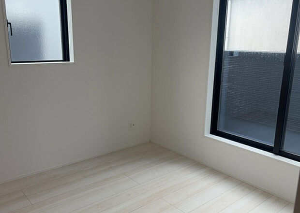 【子供部屋】子供が何人でも年齢によっては、受験時にしっかり壁のある個室があった方が良い場合もあります。難しい問題ですが、兄弟の人数や、性別や年齢差によって状況が異なりますので、数年後のこともしっかり考えましょう。