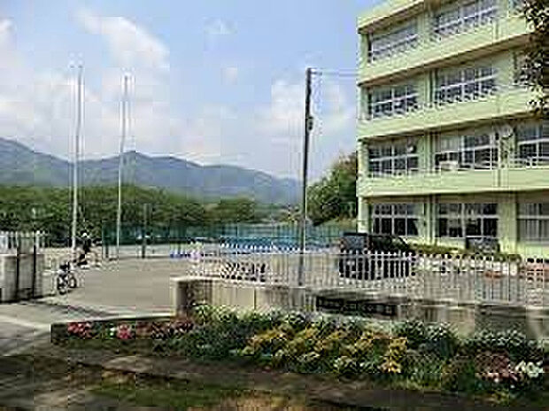 上荻野小学校（約664m）