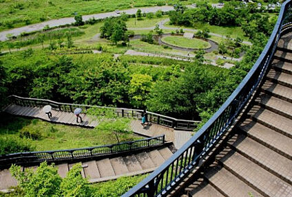相模川自然の村公園 1878m(徒歩24分)