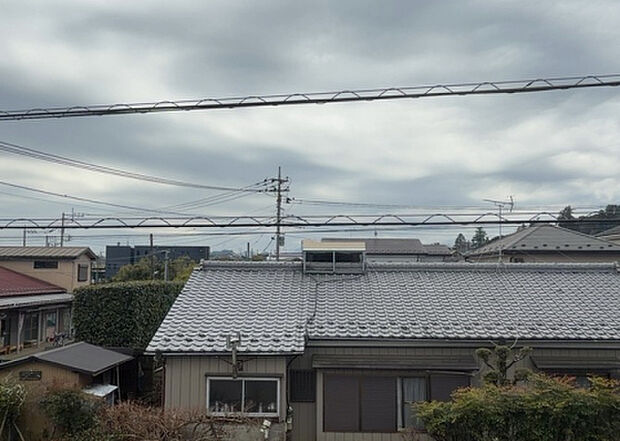 【物件からの展望】眺望を気にして物件を探す場合、前面に建物が建っていないか現地で確認しましょう！前面に建物があると景色はもちろん、日当たりや風通しにも影響が出てきます。住んだ時のことを想像しながら現地見学をしましょう。