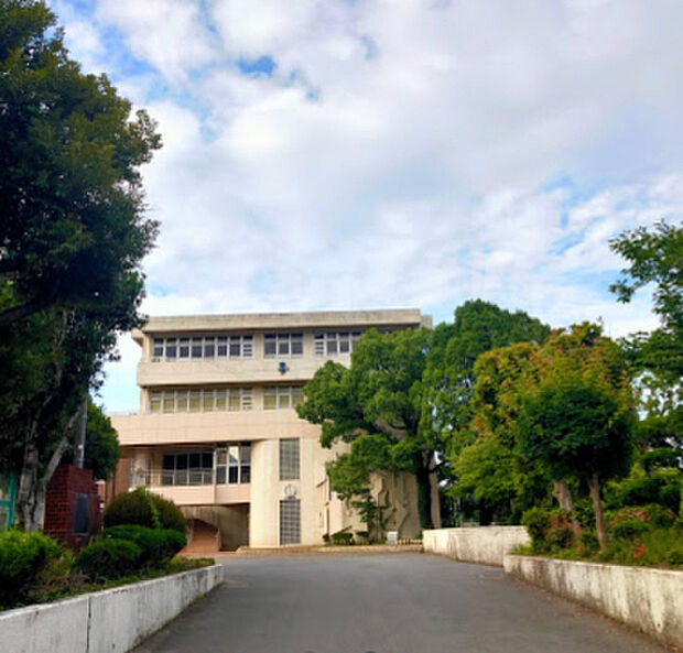愛川東中学校(約2,090m)
