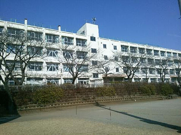 由木中央小学校（約1,324m）