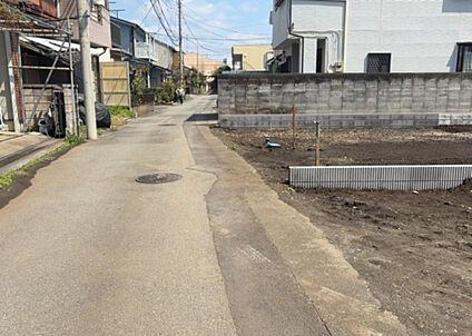前面道路含む現地写真_2