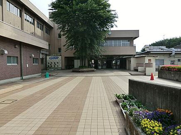 陽光台小学校(約1,011m)