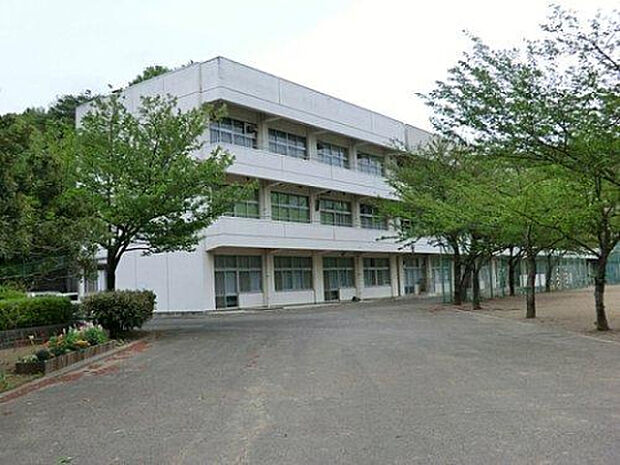 小中一貫ゆくのき学園中学校(約1,029m)