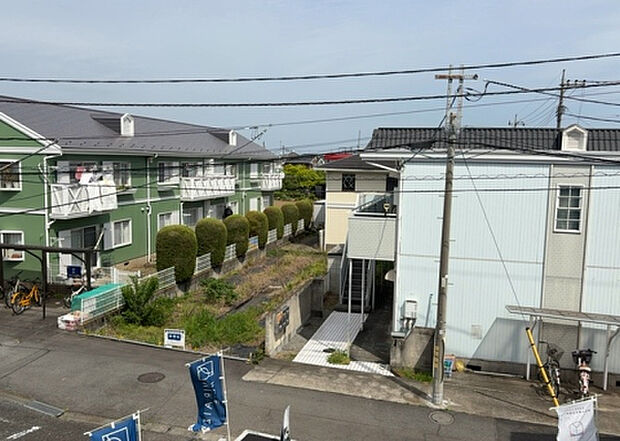 【物件からの展望】眺望を気にして物件を探す場合、前面に建物が建っていないか現地で確認しましょう！前面に建物があると景色はもちろん、日当たりや風通しにも影響が出てきます。住んだ時のことを想像しながら現地見学をしましょう。