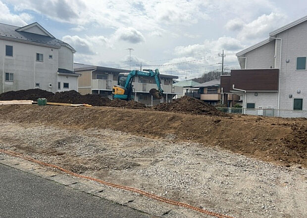 【外観_2】外観は建物の第一印象を決める重要な要素です。複数の方向から見ることで、建物の存在感や周辺との調和、デザインの良さなどがより明確に分かります。お気に入りの建物を見つけてみてください。