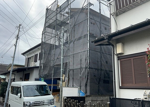 【外観_2】外観は建物の第一印象を決める重要な要素です。複数の方向から見ることで、建物の存在感や周辺との調和、デザインの良さなどがより明確に分かります。お気に入りの建物を見つけてみてください。