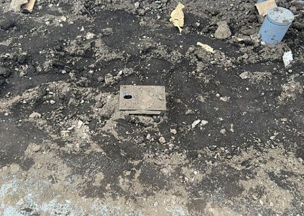 【その他設備】敷地内には、散水栓や立水栓があります。水道水を直接利用できるため、水を運ぶ手間を省くことが出来ます。大量の水を必要とする洗車作業や清掃などに役立ちます。その他設備とあわせて、現地でご確認ください。