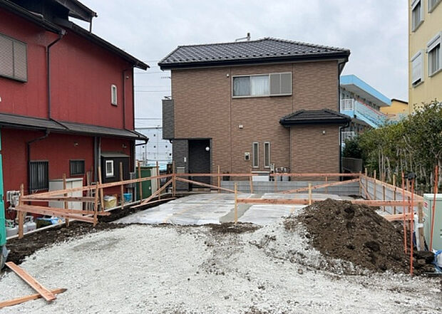 【外観_2】外観は建物の第一印象を決める重要な要素です。複数の方向から見ることで、建物の存在感や周辺との調和、デザインの良さなどがより明確に分かります。お気に入りの建物を見つけてみてください。