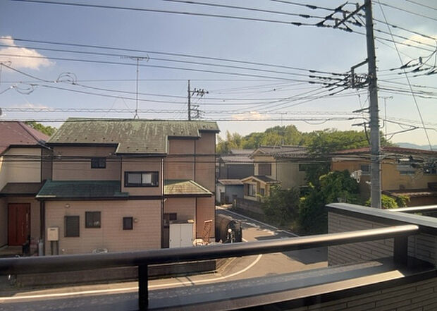 【物件からの展望】眺望を気にして物件を探す場合、前面に建物が建っていないか現地で確認しましょう!前面に建物があると景色はもちろん、日当たりや風通しにも影響が出てきます。住んだ時のことを想像しながら現地見学をしましょう。