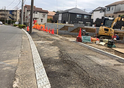 前面道路含む現地写真_2