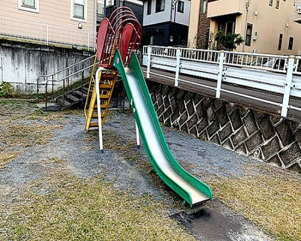 打越旭ヶ丘公園(約235m)