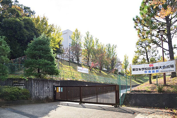 松が谷中学校(約1,202m)