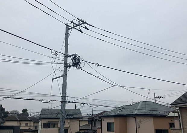 【物件からの展望】眺望を気にして物件を探す場合、前面に建物が建っていないか現地で確認しましょう!前面に建物があると景色はもちろん、日当たりや風通しにも影響が出てきます。住んだ時のことを想像しながら現地見学をしましょう。
