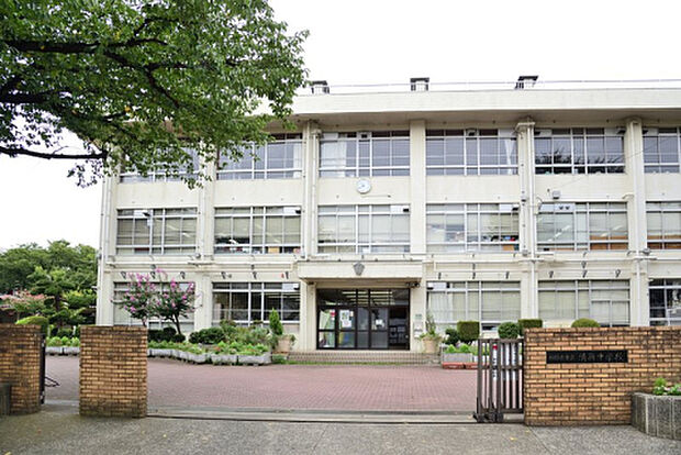 清新中学校（約323m）