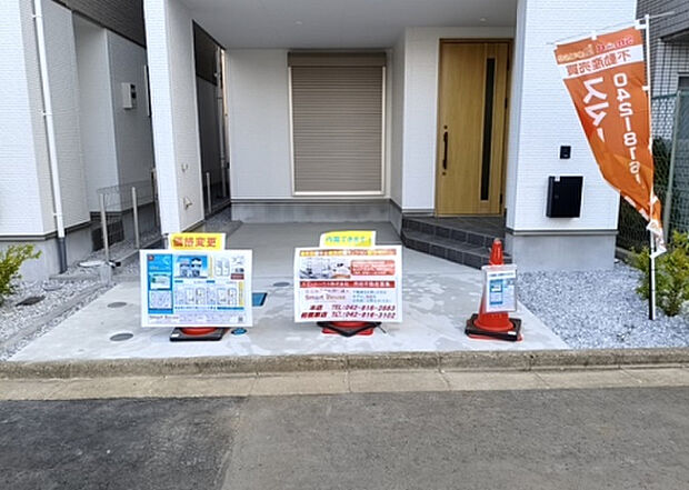 【駐車場】駐車場と明記されていても、最小スペースでつくられた駐車場だと大型車は駐車できなかったり、出入りしにくくなったりする可能性があります。お車のサイズと購入したい物件の駐車場のサイズを現地で確認しましょう。