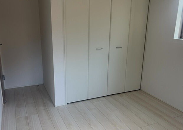 【子供部屋】子供が何人でも年齢によっては、受験時にしっかり壁のある個室があった方が良い場合もあります。難しい問題ですが、兄弟の人数や、性別や年齢差によって状況が異なりますので、数年後のこともしっかり考えましょう。