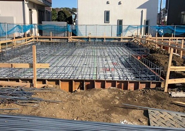 【外観_2】外観は建物の第一印象を決める重要な要素です。複数の方向から見ることで、建物の存在感や周辺との調和、デザインの良さなどがより明確に分かります。お気に入りの建物を見つけてみてください。