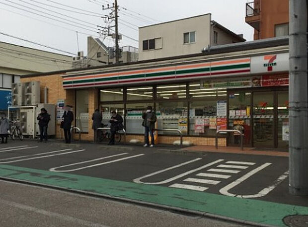 セブンイレブン　相模原東林間五丁目店（約679m）