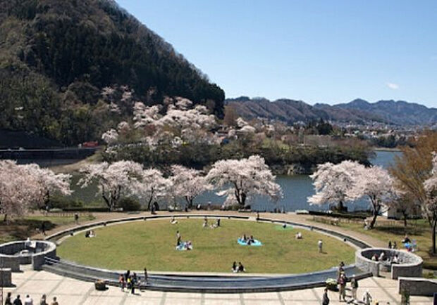 県立津久井湖城山公園(花の苑地)（約1,390m）