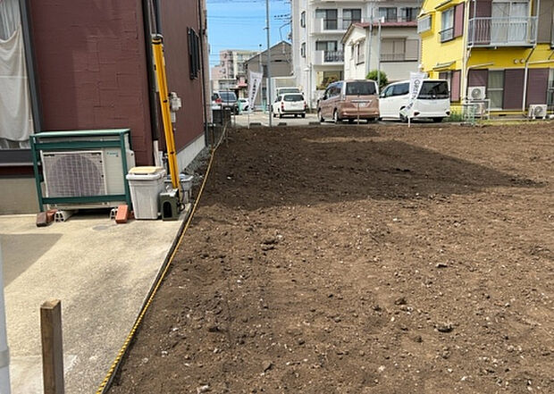 【その他設備】敷地内には、散水栓や立水栓があります。水道水を直接利用できるため、水を運ぶ手間を省くことが出来ます。大量の水を必要とする洗車作業や清掃などに役立ちます。その他設備とあわせて、現地でご確認ください。