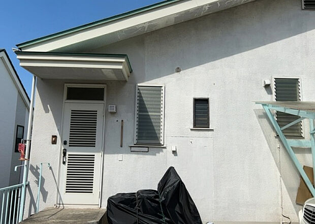 【物件からの展望_2】眺望を気にして物件を探す場合、前面に建物が建っていないか現地で確認しましょう!前面に建物があると景色はもちろん、日当たりや風通しにも影響が出てきます。住んだ時のことを想像しながら現地見学をしましょう。