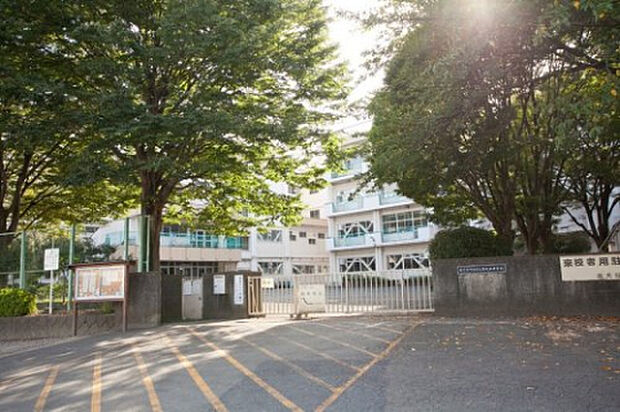 南大谷中学校(約1,541m)