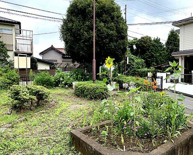 玉川学園長坂児童公園(約81m)