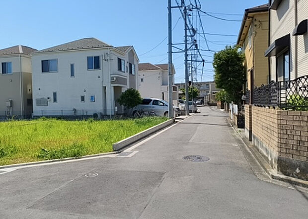【物件からの展望_2】眺望を気にして物件を探す場合、前面に建物が建っていないか現地で確認しましょう!前面に建物があると景色はもちろん、日当たりや風通しにも影響が出てきます。住んだ時のことを想像しながら現地見学をしましょう。