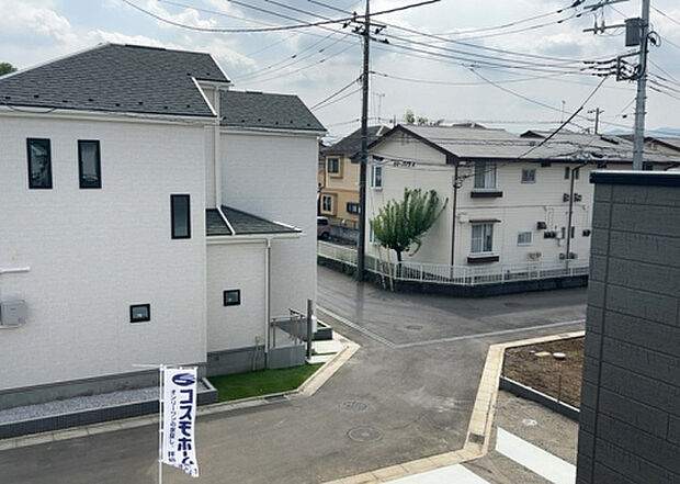 【物件からの展望】眺望を気にして物件を探す場合、前面に建物が建っていないか現地で確認しましょう！前面に建物があると景色はもちろん、日当たりや風通しにも影響が出てきます。住んだ時のことを想像しながら現地見学をしましょう。