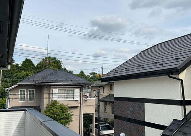 【物件からの展望】眺望を気にして物件を探す場合、前面に建物が建っていないか現地で確認しましょう！前面に建物があると景色はもちろん、日当たりや風通しにも影響が出てきます。住んだ時のことを想像しながら現地見学をしましょう。