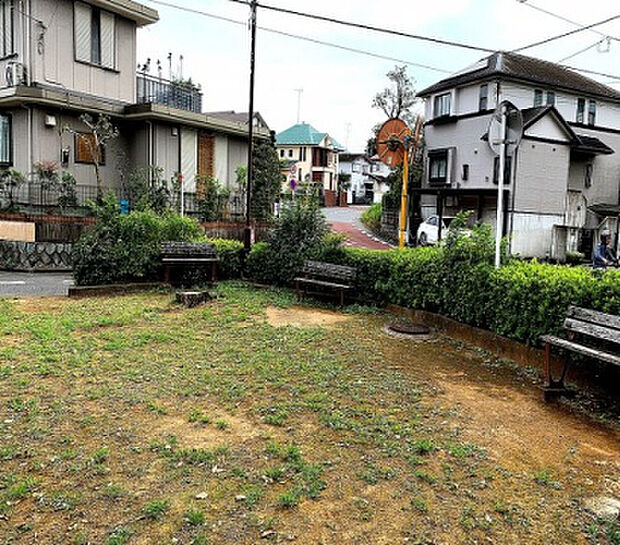 めじろ台二丁目公園（約259m）