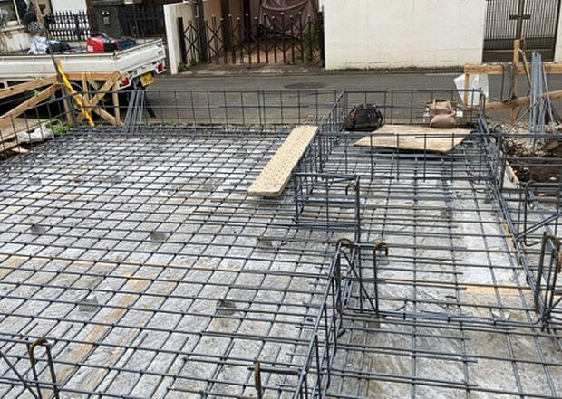 【物件からの展望】眺望を気にして物件を探す場合、前面に建物が建っていないか現地で確認しましょう！前面に建物があると景色はもちろん、日当たりや風通しにも影響が出てきます。住んだ時のことを想像しながら現地見学をしましょう。
