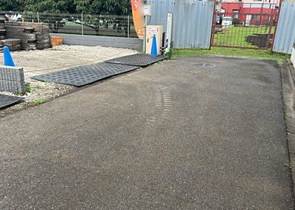 前面道路含む現地写真_3