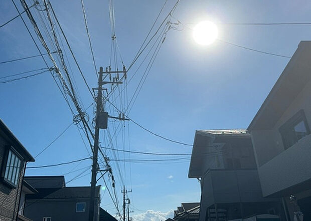 【物件からの展望】眺望を気にして物件を探す場合、前面に建物が建っていないか現地で確認しましょう!前面に建物があると景色はもちろん、日当たりや風通しにも影響が出てきます。住んだ時のことを想像しながら現地見学をしましょう。