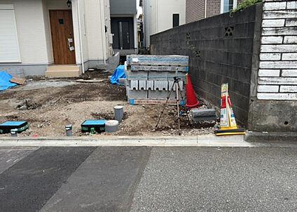 前面道路含む現地写真_3