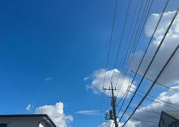 【物件からの展望】眺望を気にして物件を探す場合、前面に建物が建っていないか現地で確認しましょう!前面に建物があると景色はもちろん、日当たりや風通しにも影響が出てきます。住んだ時のことを想像しながら現地見学をしましょう。