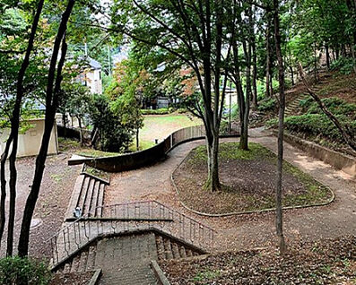 緑町公園 374m(徒歩5分)