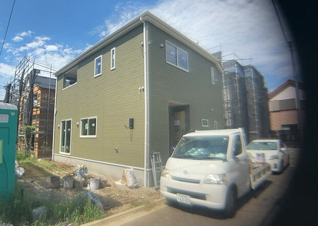 【外観_2】外観は建物の第一印象を決める重要な要素です。複数の方向から見ることで、建物の存在感や周辺との調和、デザインの良さなどがより明確に分かります。お気に入りの建物を見つけてみてください。