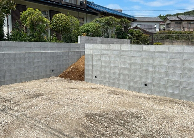 【外観_2】外観は建物の第一印象を決める重要な要素です。複数の方向から見ることで、建物の存在感や周辺との調和、デザインの良さなどがより明確に分かります。お気に入りの建物を見つけてみてください。