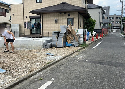 前面道路含む現地写真_3
