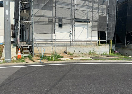 前面道路含む現地写真_2
