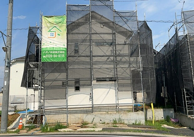 【外観_2】外観は建物の第一印象を決める重要な要素です。複数の方向から見ることで、建物の存在感や周辺との調和、デザインの良さなどがより明確に分かります。お気に入りの建物を見つけてみてください。