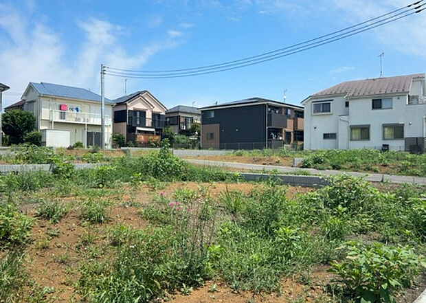 【物件からの展望_2】眺望を気にして物件を探す場合、前面に建物が建っていないか現地で確認しましょう!前面に建物があると景色はもちろん、日当たりや風通しにも影響が出てきます。住んだ時のことを想像しながら現地見学をしましょう。
