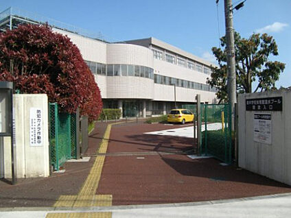 南中学校 663m(徒歩9分)