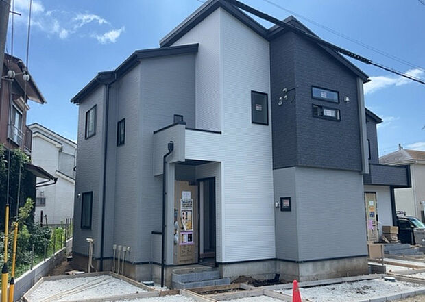 【外観_2】外観は建物の第一印象を決める重要な要素です。複数の方向から見ることで、建物の存在感や周辺との調和、デザインの良さなどがより明確に分かります。お気に入りの建物を見つけてみてください。