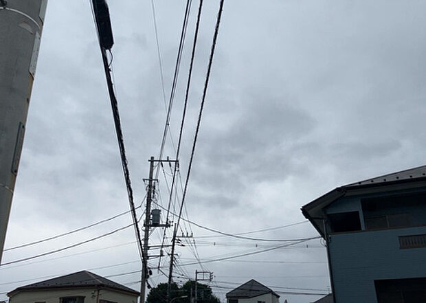 【物件からの展望】眺望を気にして物件を探す場合、前面に建物が建っていないか現地で確認しましょう！前面に建物があると景色はもちろん、日当たりや風通しにも影響が出てきます。住んだ時のことを想像しながら現地見学をしましょう。