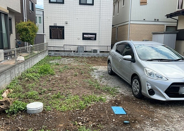 【玄関_2】玄関は、狭すぎると複数人で使いにくく、広すぎても無駄な空間になりがちです。最低2畳を目安にして、家の広さとの兼ね合いや家族の人数を考慮して決めるとよいでしょう。現地を見学して快適な玄関を選びましょう!