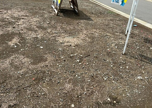 【庭_2】庭のある家に住むことのメリットとして、子どもたちの遊び場を確保できること、ガーデニングや家庭菜園を楽しめること、明るさを確保できることがあります。また、配置を工夫することでプライバシーが確保できます。